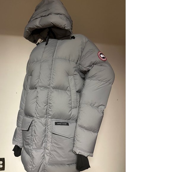 NWT Made in Canada Goose Armstrong Down Parka Silver Grey Puffer Jacket Coat - Picture 1 of 8